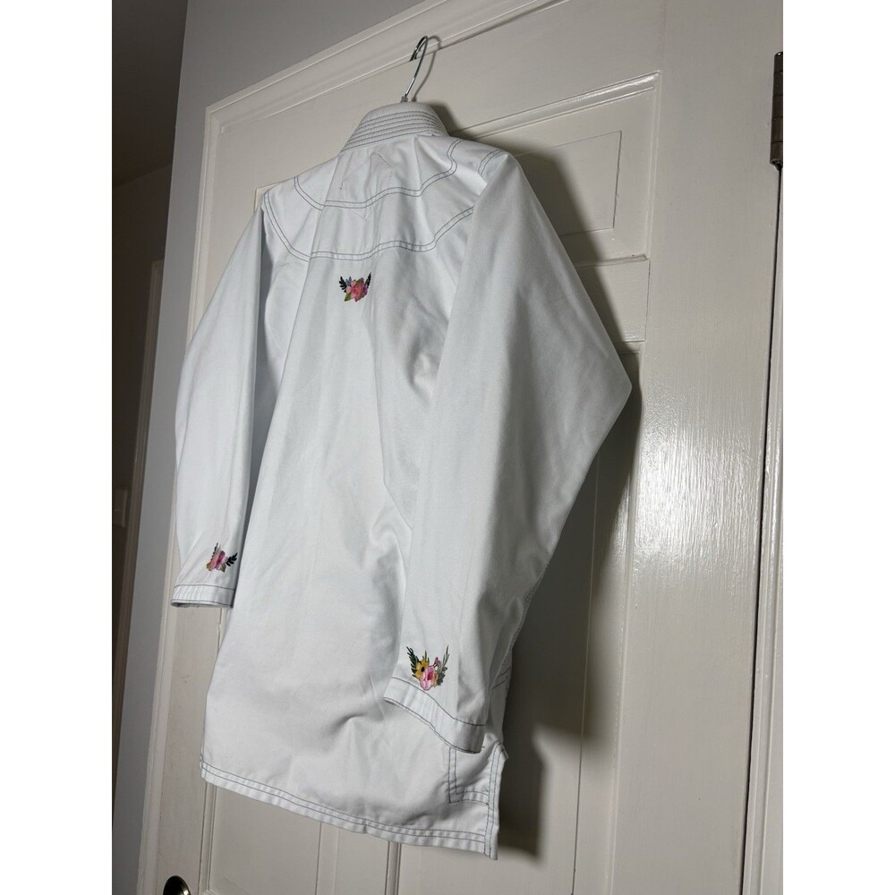 Ultimate Jiu-Jitsu Ultimate Fight Gear White w/Pink Flowers Jacket Size A0 - Picture 5 of 7